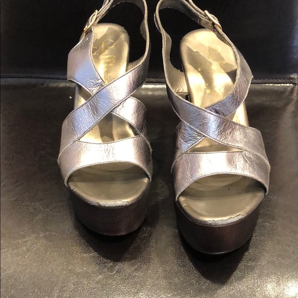 Cushy wedge - Picture 2 of 3